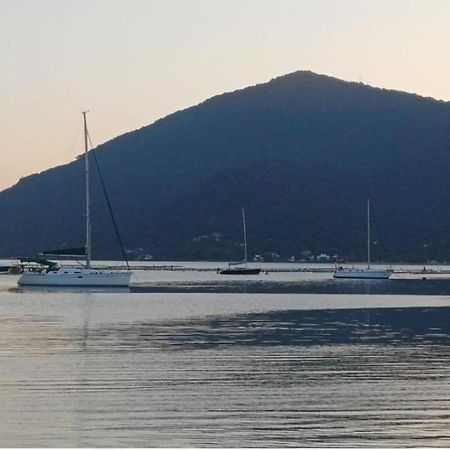 Pe Na Areia, Casa Na Praia De Frente Para O Mar Florianópolis Esterno foto