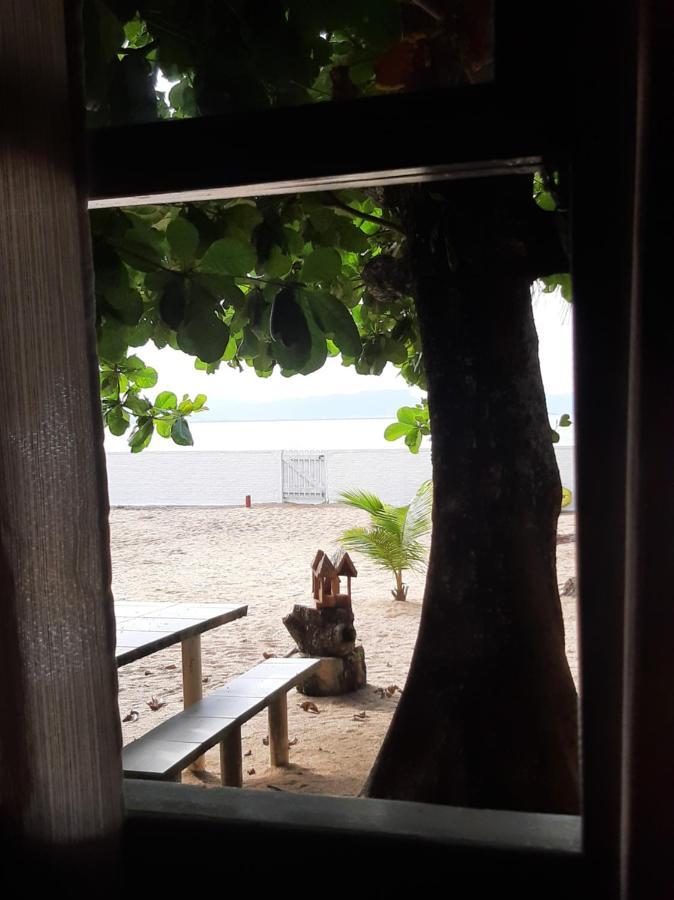 Pe Na Areia, Casa Na Praia De Frente Para O Mar Florianópolis Esterno foto