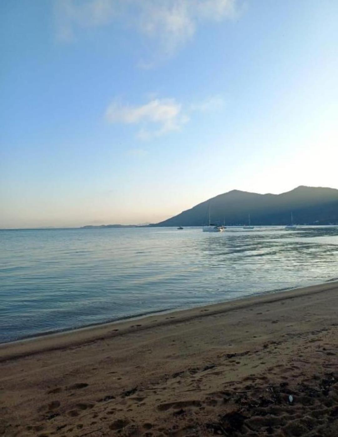 Pe Na Areia, Casa Na Praia De Frente Para O Mar Florianópolis Esterno foto